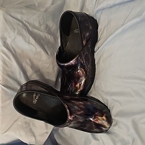 Dansko size 39 multi color design
